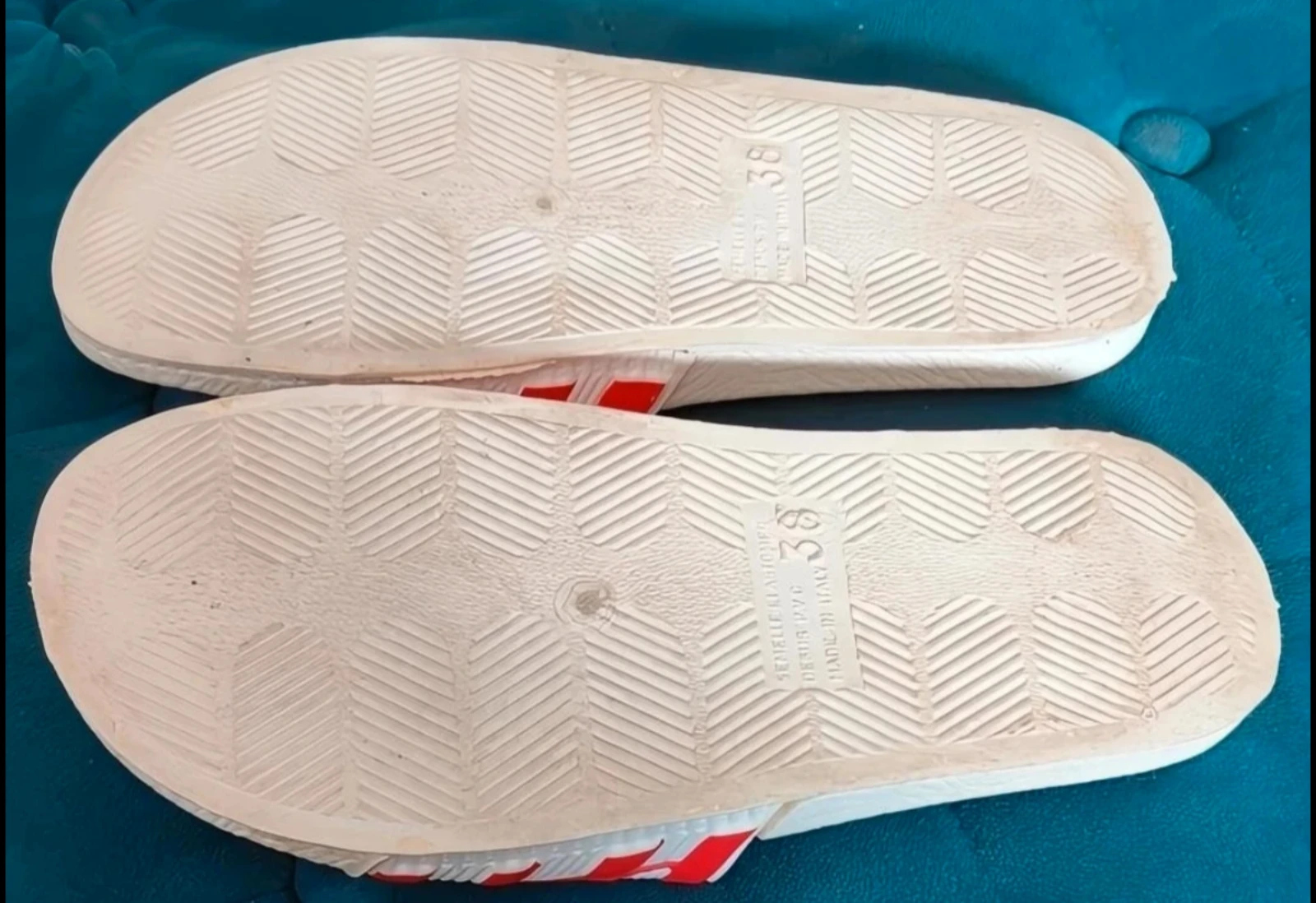 White with red Chicane slippers size 38 Unisex – photo 4
